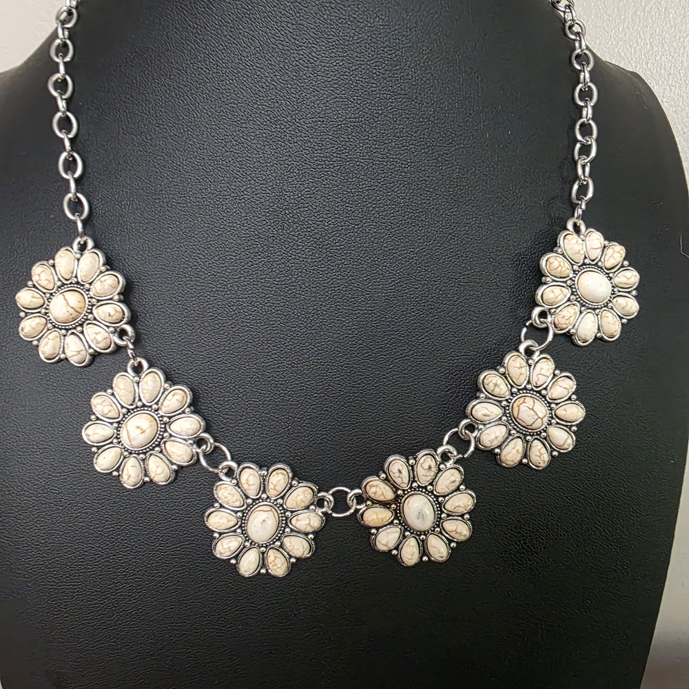 Cream Marbled Floral Necklace. Matching Earrings. Western.